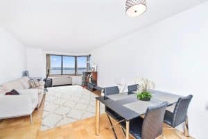 hardwood-floor-installation dining room